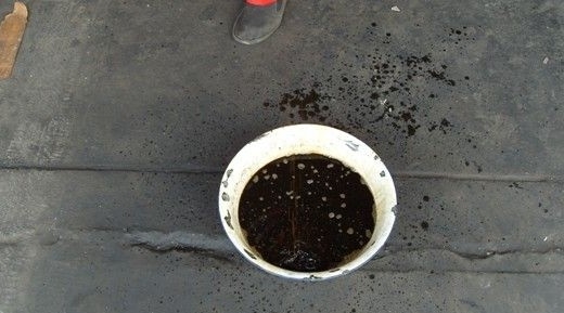 透平油使用了一段時間油顏色變黑了